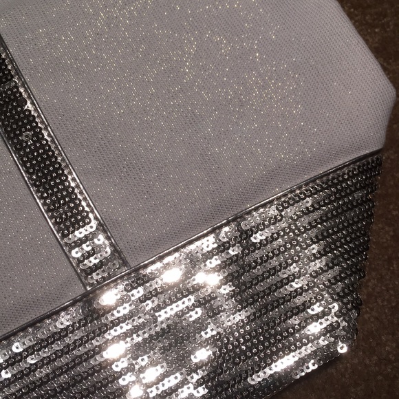 Victoria’s Secret Gold Sequenced Canvas Bag - Picture 2 of 8